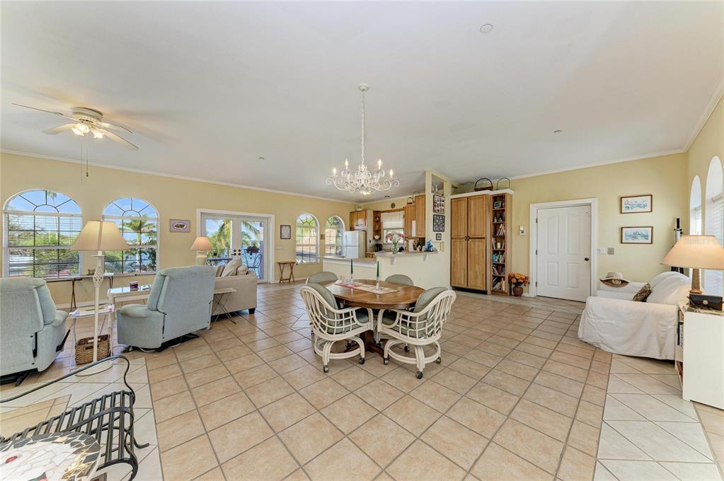 282 Santa Maria Street Venice, FL 34285 - Photo 6 of 39