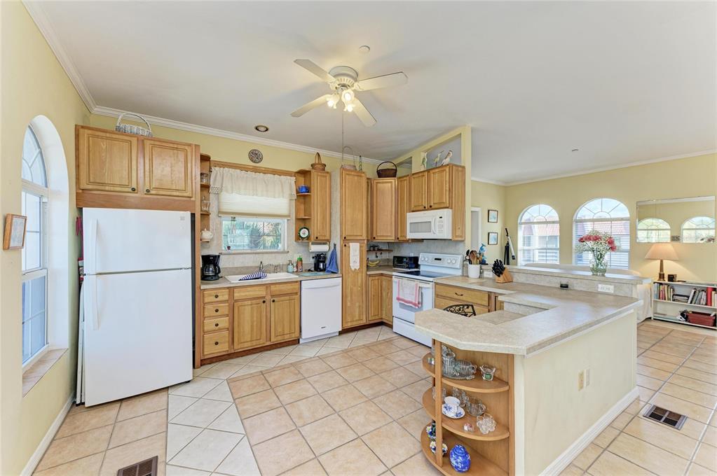 282 Santa Maria Street Venice, FL 34285 - Photo 9 of 39