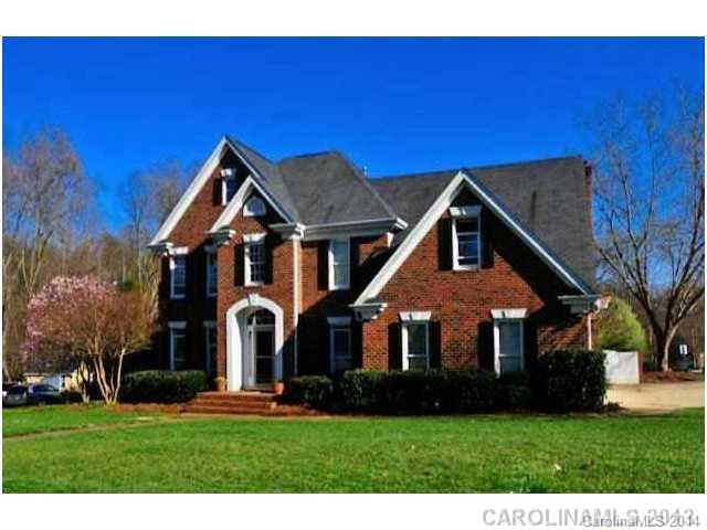 16336 Ranger Trail Huntersville, NC 28078 - Photo 1 of 12 a front view of house with yard and green space