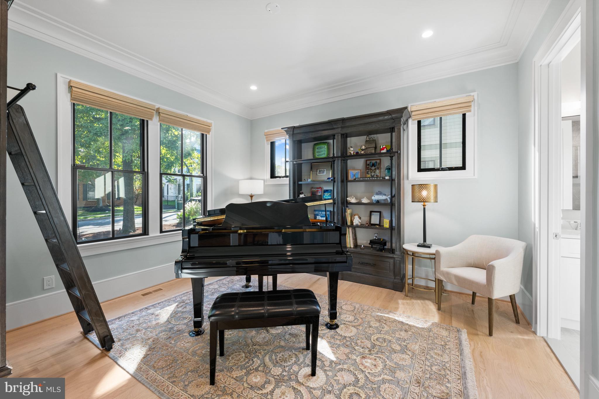 3612 North Rockingham Street Arlington, VA 22213 - Photo 14 of 64 Music/Den/Office Room with Private Bathroom
