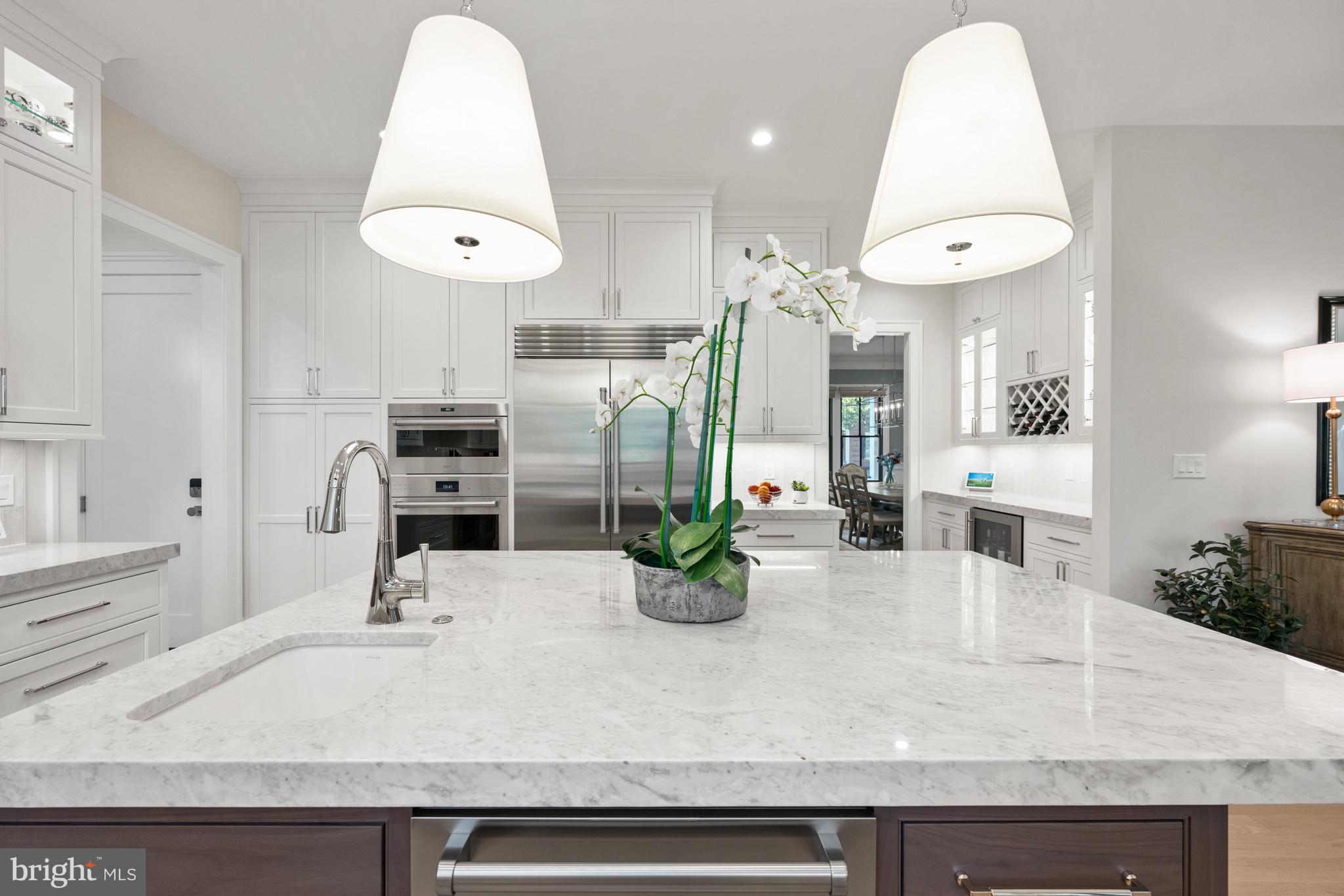 3612 North Rockingham Street Arlington, VA 22213 - Photo 25 of 64 Quartzite Island- 7'2" X 4'8" with 2.5" Borders