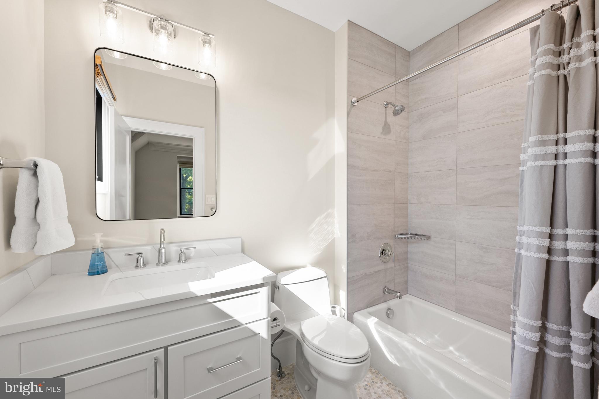 3612 North Rockingham Street Arlington, VA 22213 - Photo 49 of 64 Fourth Bedroom En-suite Bath