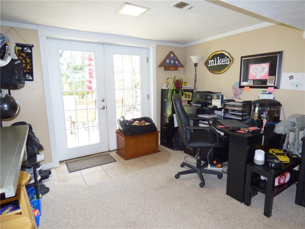 641 Blue Ridge Road Pittsburgh, PA 15239 - Photo 21 of 25 Family Room
