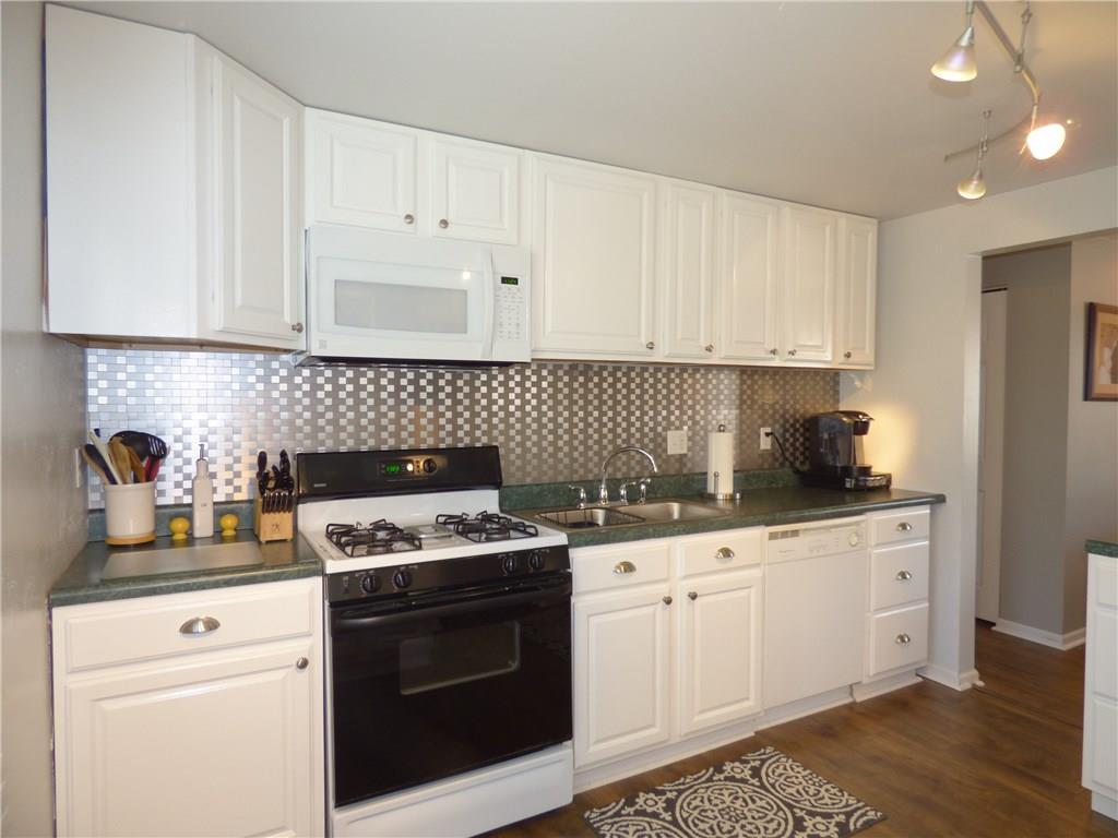 641 Blue Ridge Road Pittsburgh, PA 15239 - Photo 5 of 25 Kitchen