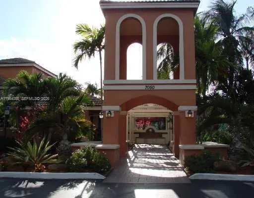 $1,825 | 7130 Northwest 179th Street, Unit 209, Hialeah, FL 33015