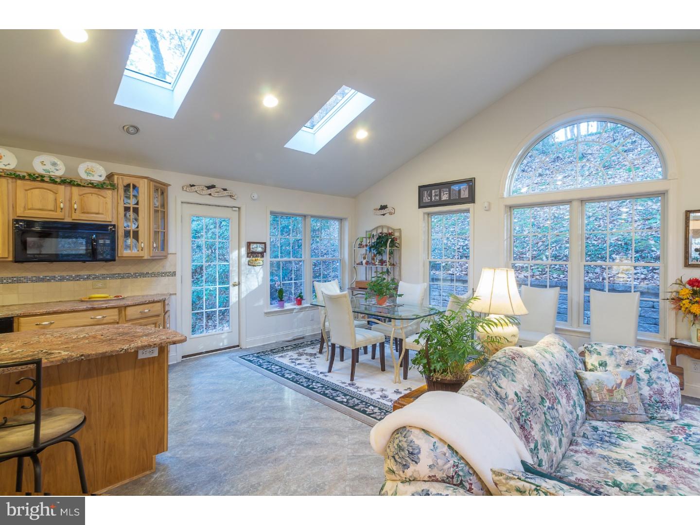 1157 Hopewell Road Downingtown, PA 19335 - Photo 8 of 20 Gallery Image 8