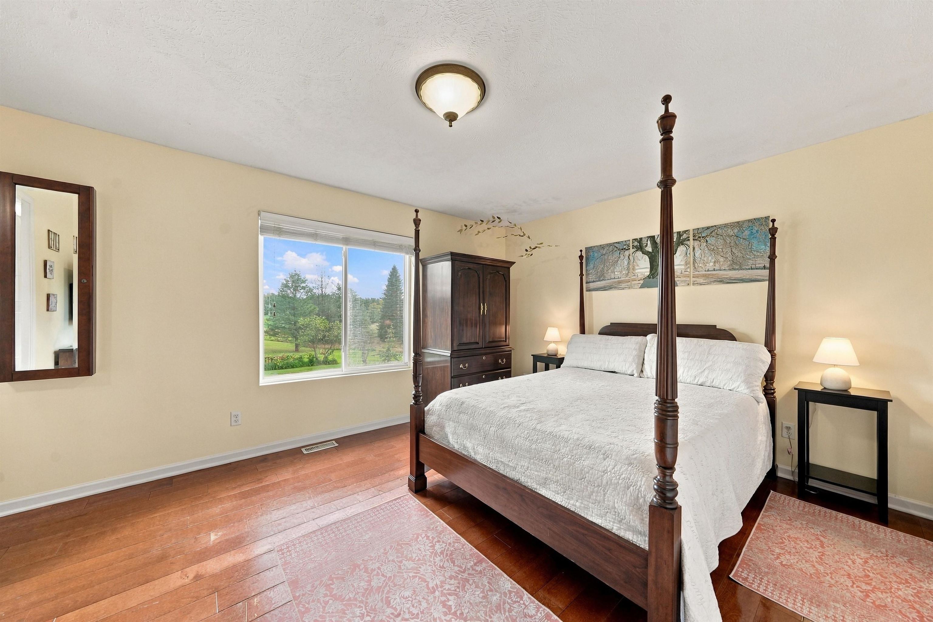 577 Strohm Road Traverse City, MI 49696 - Photo 13 of 33 1951382-b254fa37-47c8-4c38-93ba-53b4acb462bf.JPG