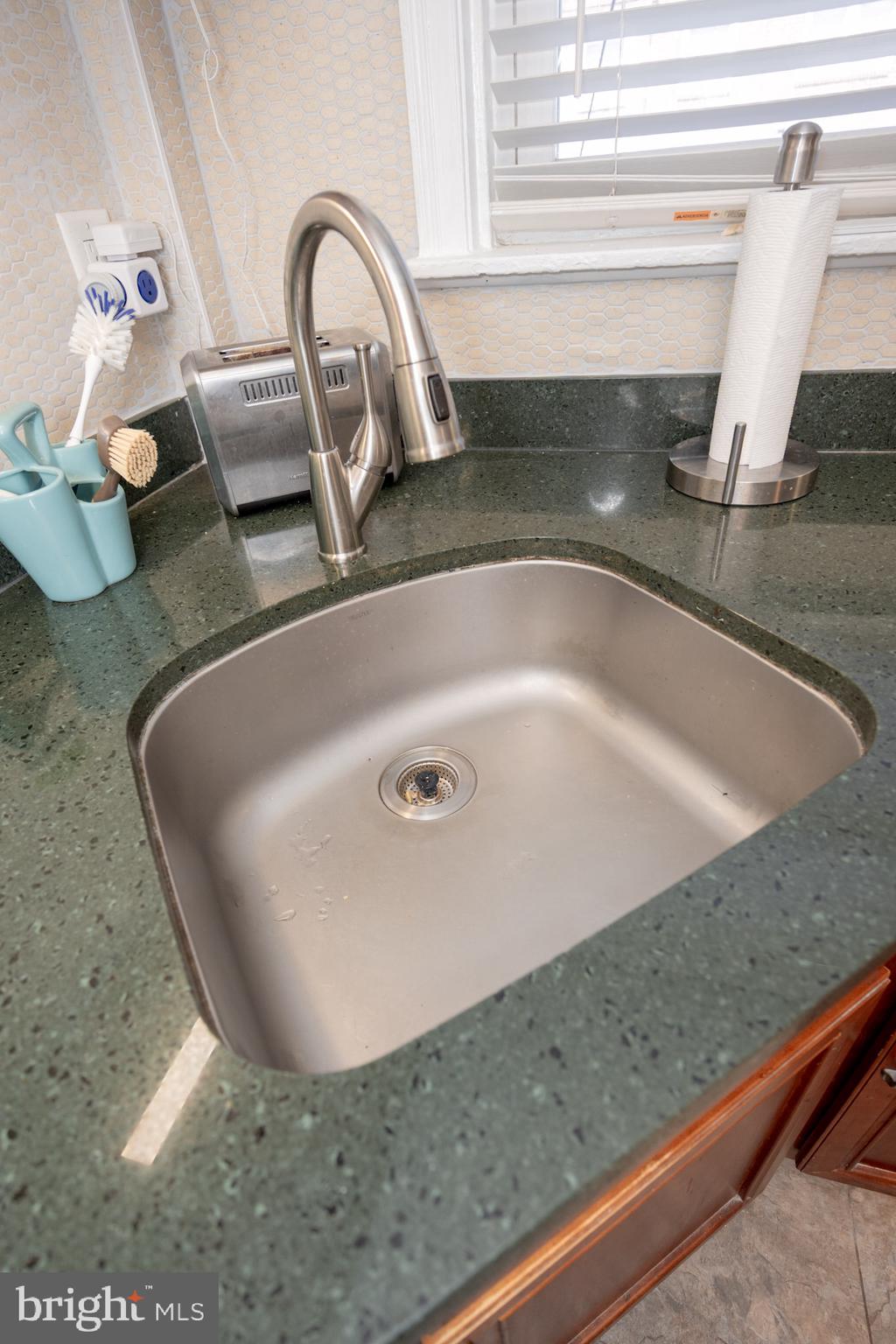 1573 Beverly Road Philadelphia, PA 19138 - Photo 15 of 36 Gallery Image 15