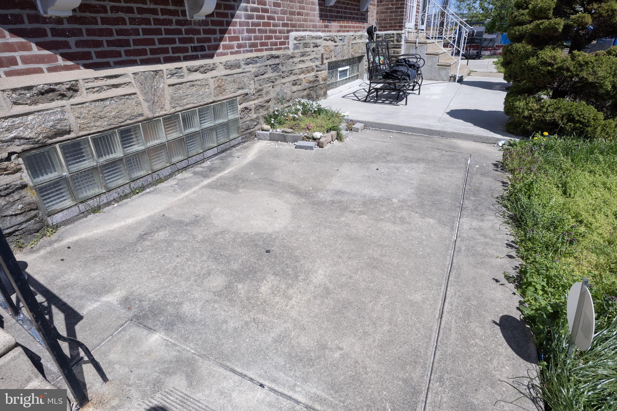 1573 Beverly Road Philadelphia, PA 19138 - Photo 3 of 36 Gallery Image 3