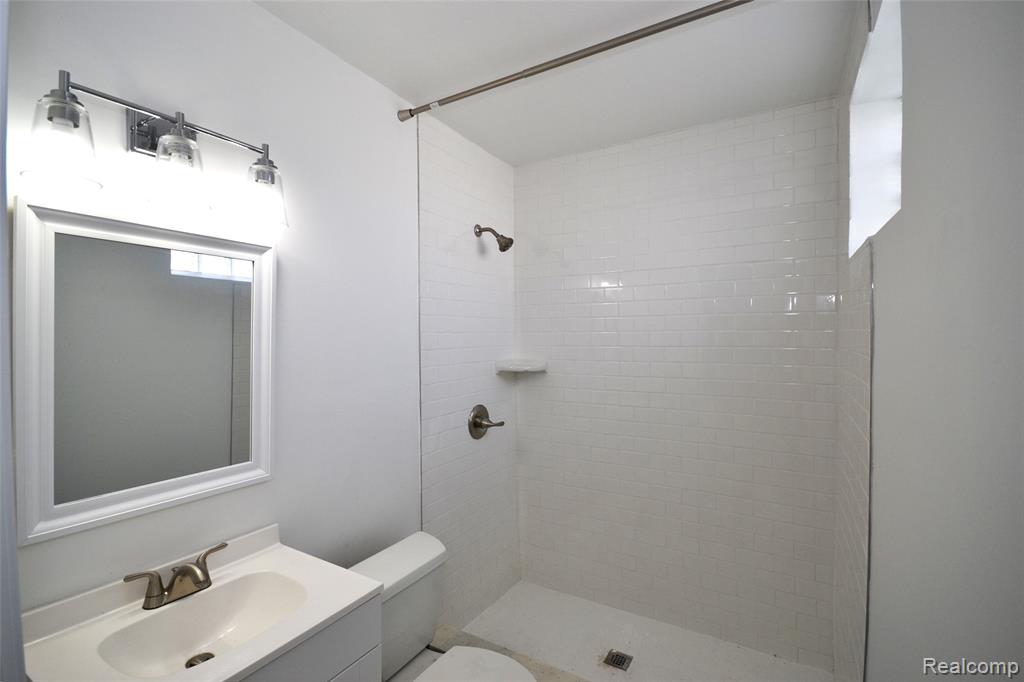 23833 John R Road, Unit 2 Hazel Park, MI 48030 - Photo 7 of 8