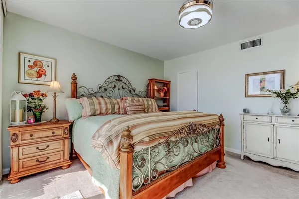 $449,900 | 100 Pierce Street, Unit 305, Clearwater, FL 33756