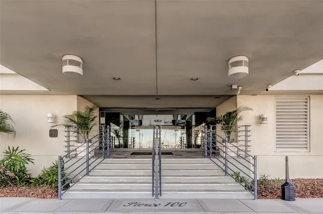 $524,900 | 100 Pierce Street, Unit 305, Clearwater, FL 33756