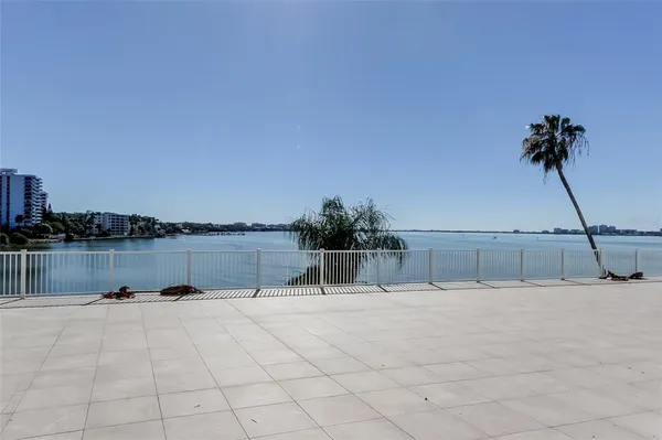 $449,900 | 100 Pierce Street, Unit 305, Clearwater, FL 33756