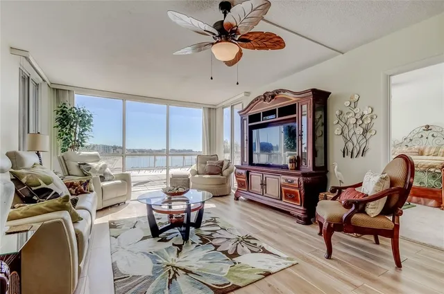 $524,900 | 100 Pierce Street, Unit 305, Clearwater, FL 33756