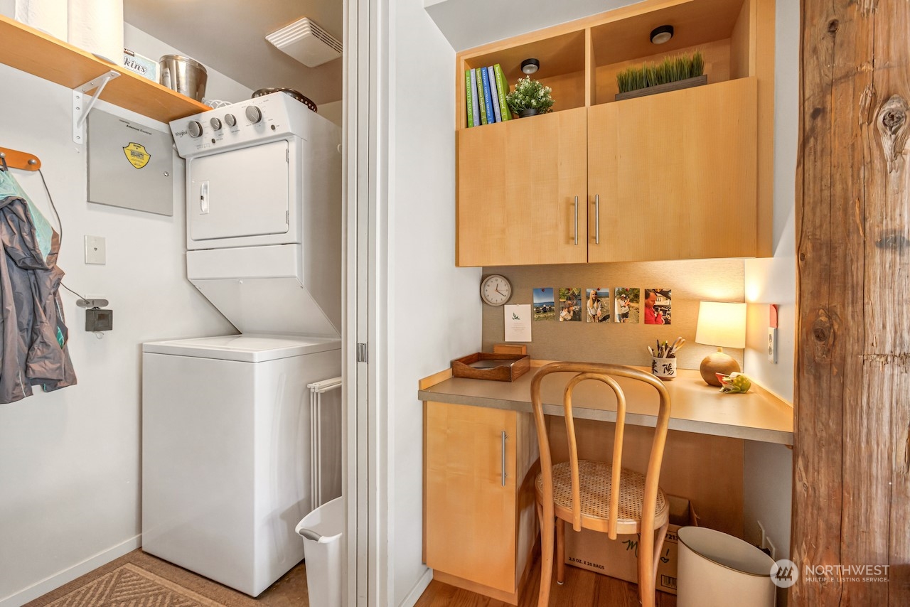 234 Middlefield Road Bellingham, WA 98225 - Photo 20 of 36 a utility room with dryer and washer