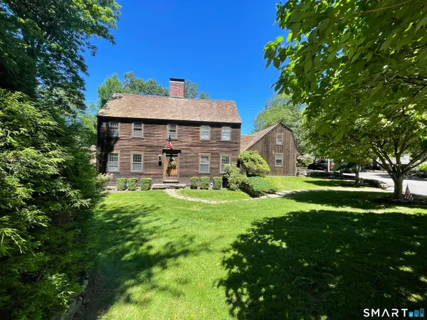 $1,100,000 | 31 Old Barn Road, Trumbull, CT 06611