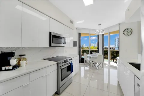 $1,350,000 | 3100 North Ocean Boulevard, Unit 606, Fort Lauderdale, FL 33308