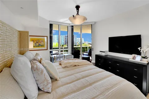 $1,350,000 | 3100 North Ocean Boulevard, Unit 606, Fort Lauderdale, FL 33308