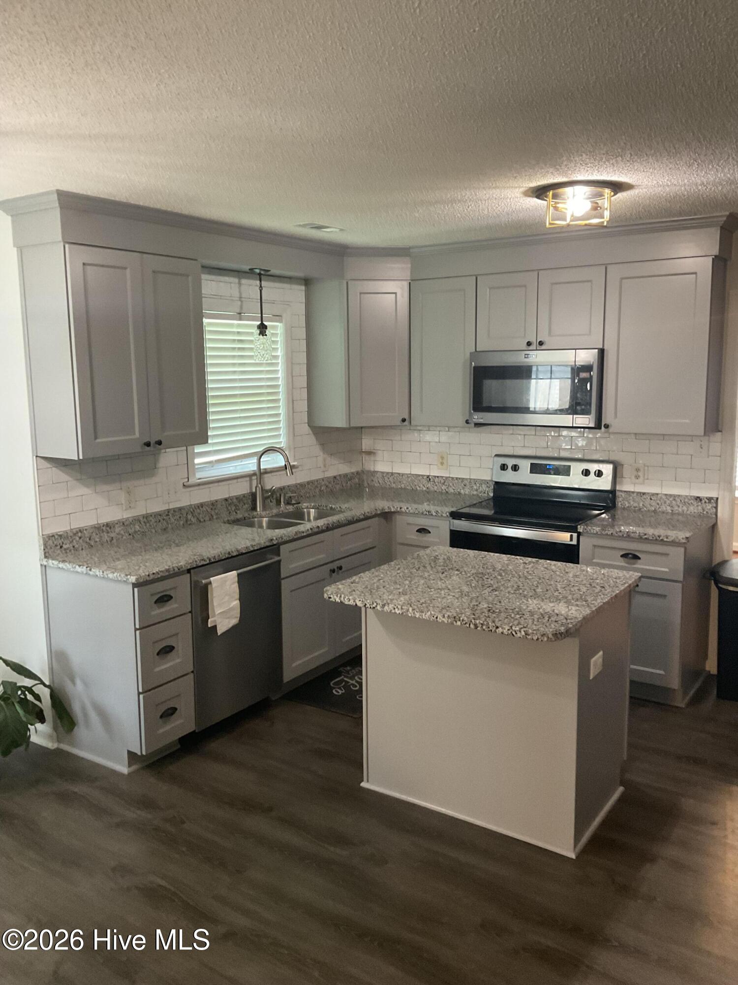 529 Raintree Road Jacksonville, NC 28540 - Photo 11 of 27 Kitchen