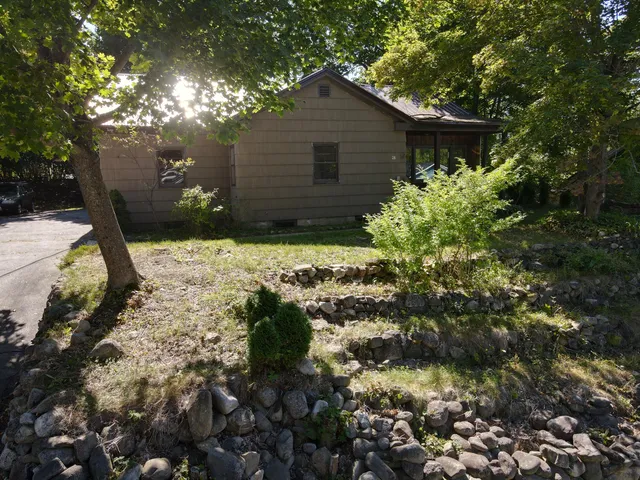 $164,900 | 26 Pleasant Street, Millinocket, ME 04462