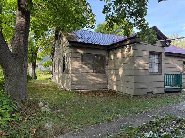 $164,900 | 26 Pleasant Street, Millinocket, ME 04462