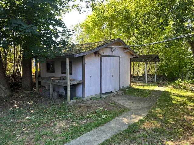 $164,900 | 26 Pleasant Street, Millinocket, ME 04462