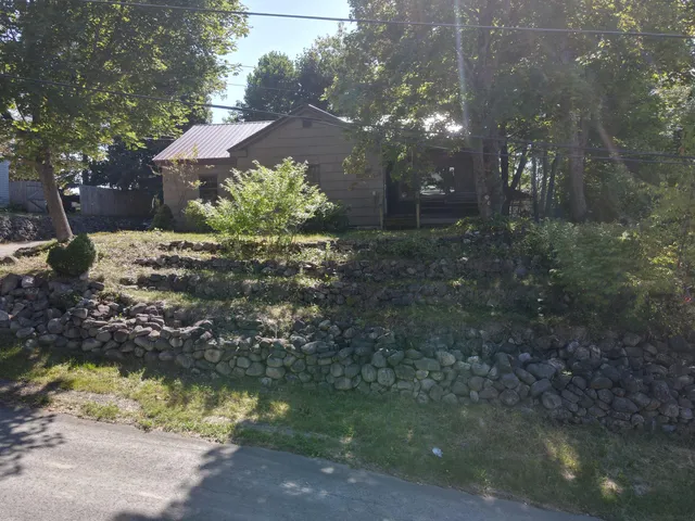 $164,900 | 26 Pleasant Street, Millinocket, ME 04462