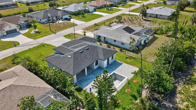 $2,900 | 212 Fairway Road, Rotonda West, FL 33947