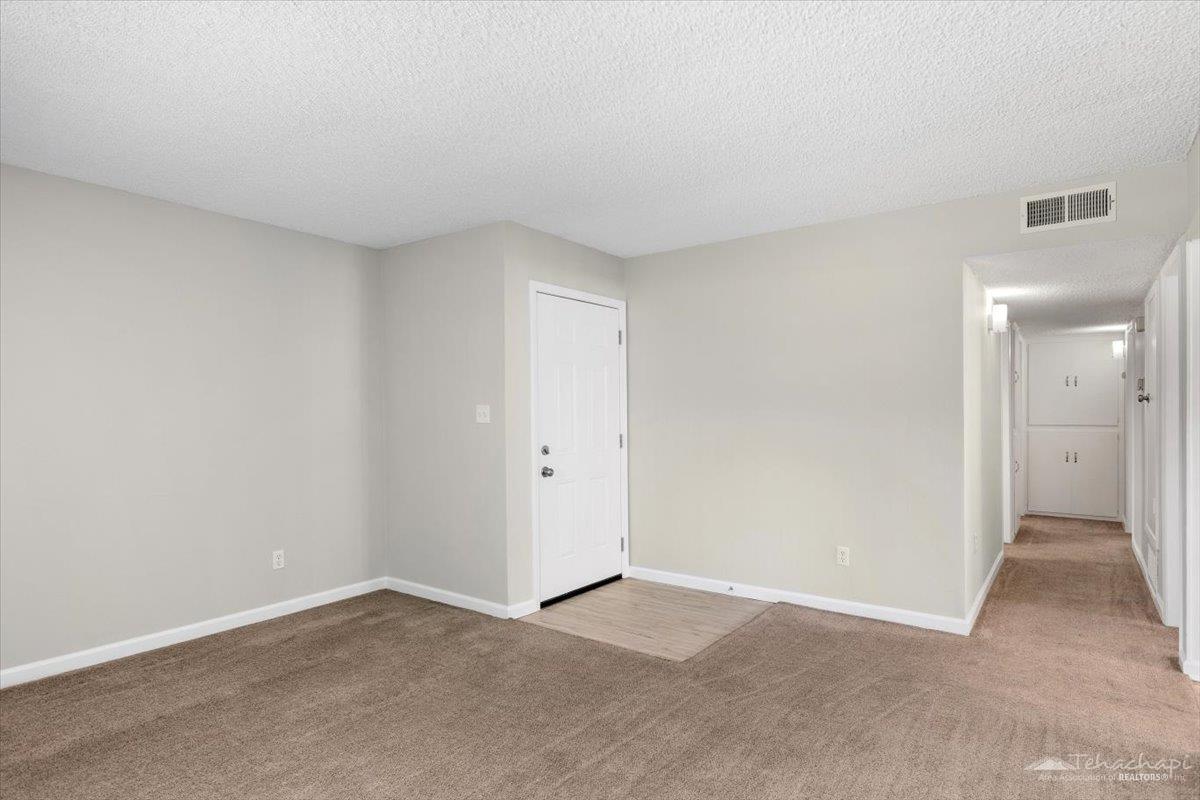 205 Spruce Street Tehachapi, CA 93561 - Photo 6 of 28 Gallery Image 6