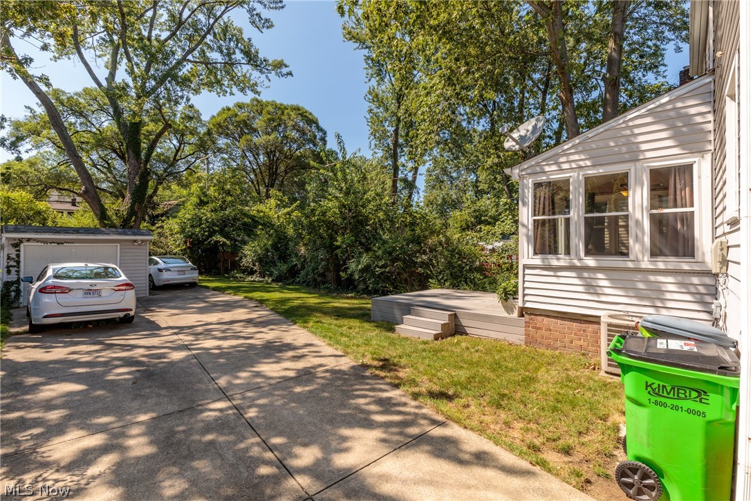 1224 Winston Road Cleveland, OH 44121 - Photo 28 of 35