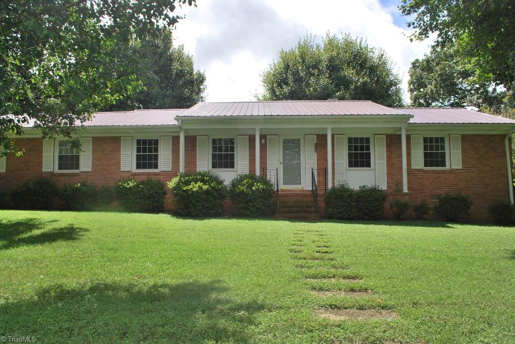 412 Summit Road High Point, NC 27265 - Photo 1 of 10