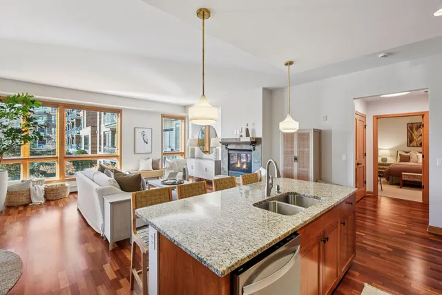 $805,000 | 4201 Sunset Drive, Unit N220, Spring Park, MN 55384