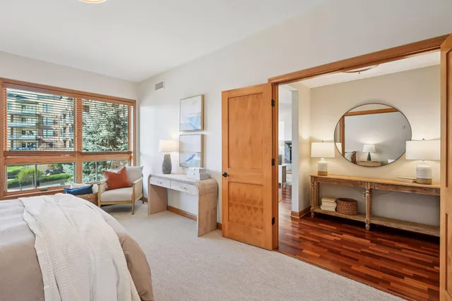 $805,000 | 4201 Sunset Drive, Unit N220, Spring Park, MN 55384