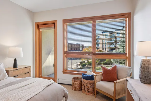 $805,000 | 4201 Sunset Drive, Unit N220, Spring Park, MN 55384