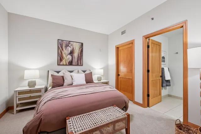 $805,000 | 4201 Sunset Drive, Unit N220, Spring Park, MN 55384