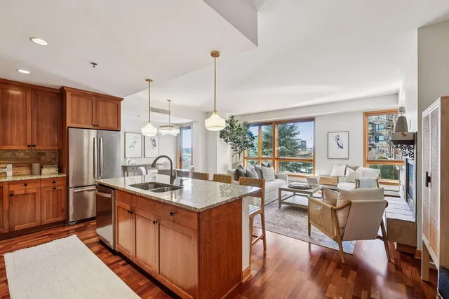 $805,000 | 4201 Sunset Drive, Unit N220, Spring Park, MN 55384