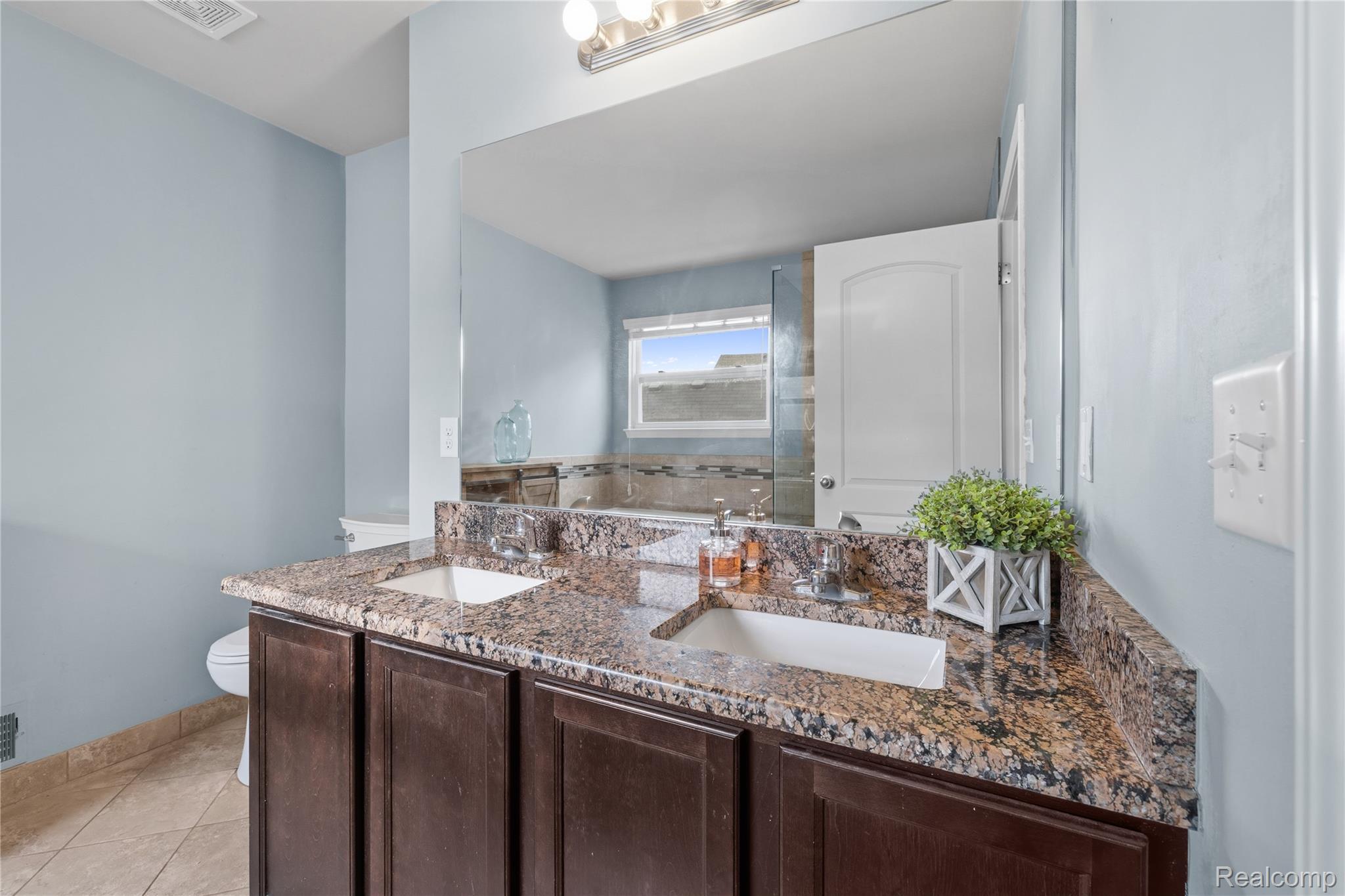4158 Pepper Tree Lane Howell, MI 48843 - Photo 23 of 50 4158 Pepper Tree-153.jpg