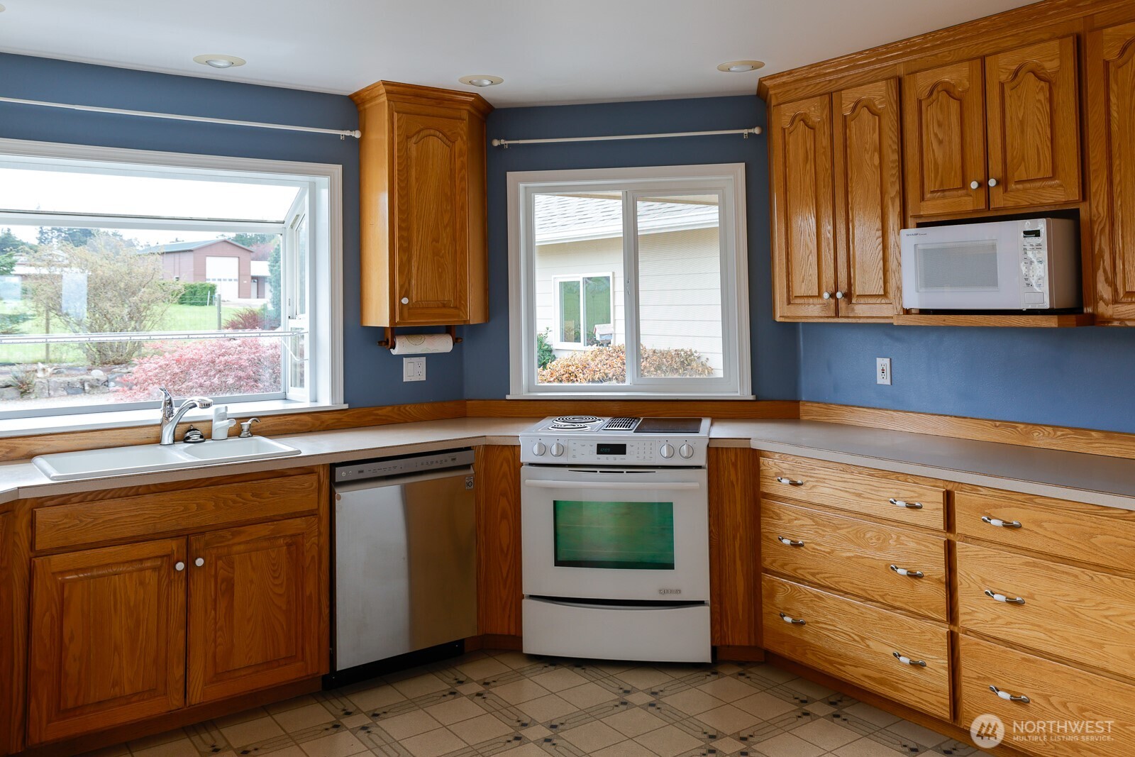 82 Arbor Lane Sequim, WA 98382 - Photo 16 of 39