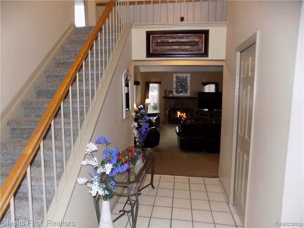 46823 Doubletree Road Canton, MI 48187 - Photo 6 of 74 FOYER VIEW 2