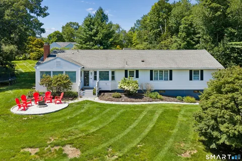 $610,000 | 132 Luther Drive, Southbury, CT 06488