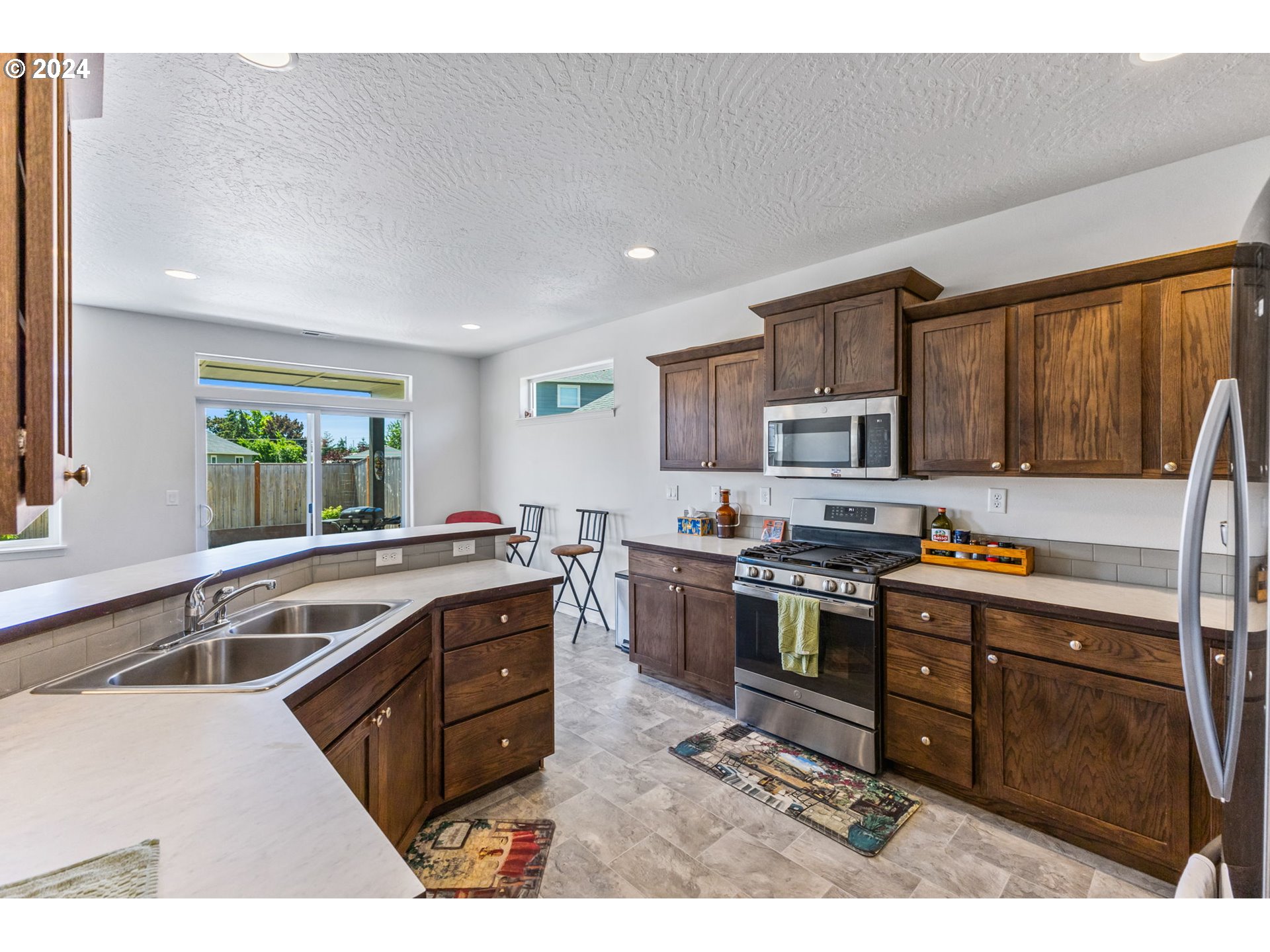 2262 Gleanns Way Lebanon, OR 97355 - Photo 14 of 36 Gallery Image 14