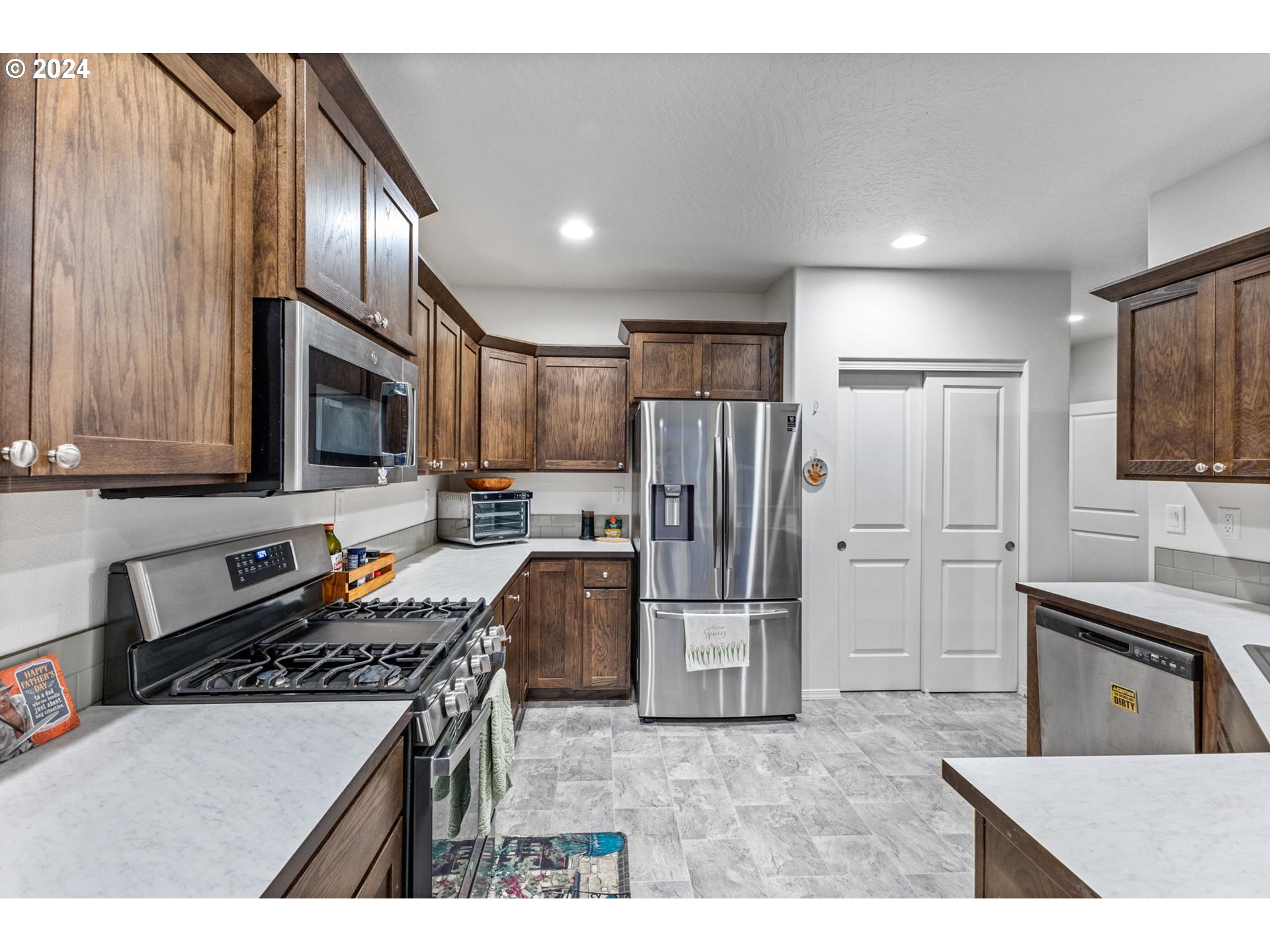 2262 Gleanns Way Lebanon, OR 97355 - Photo 17 of 36 Gallery Image 17