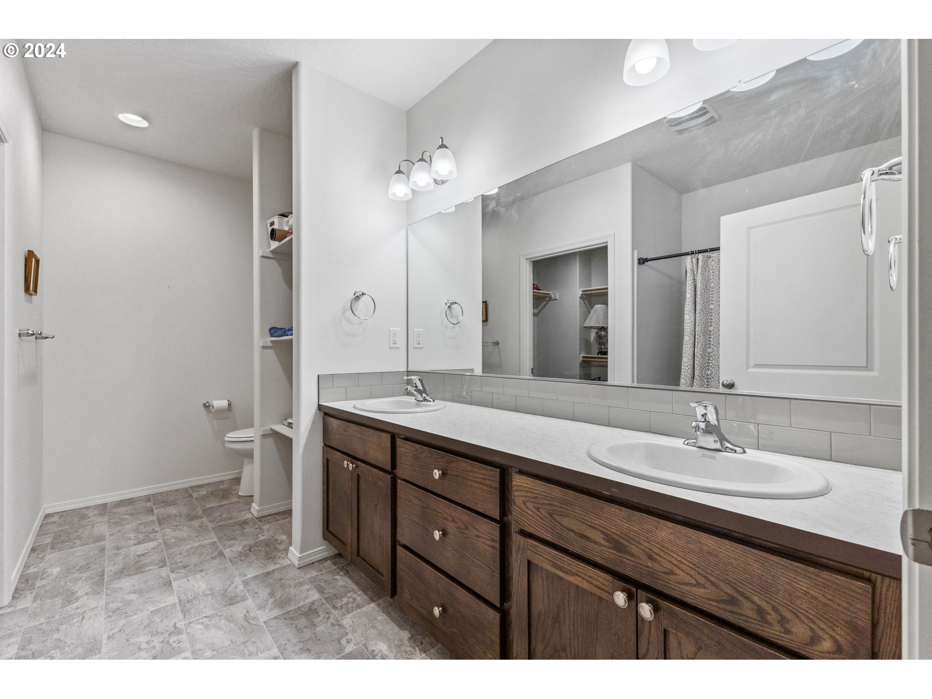 2262 Gleanns Way Lebanon, OR 97355 - Photo 22 of 36 Gallery Image 22