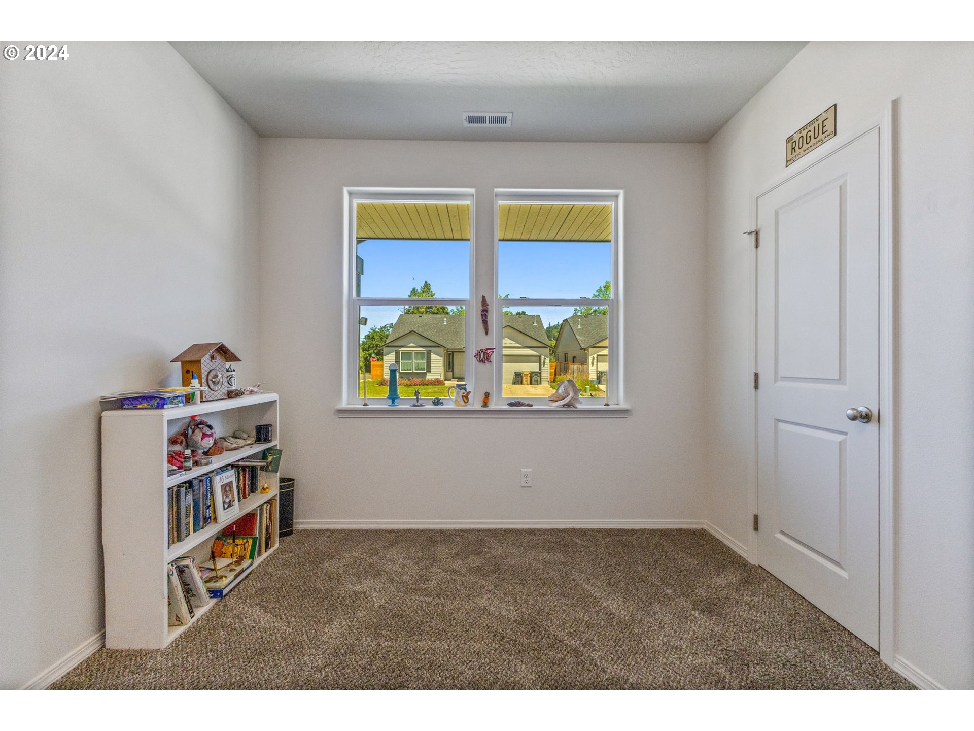 2262 Gleanns Way Lebanon, OR 97355 - Photo 6 of 36 Gallery Image 6