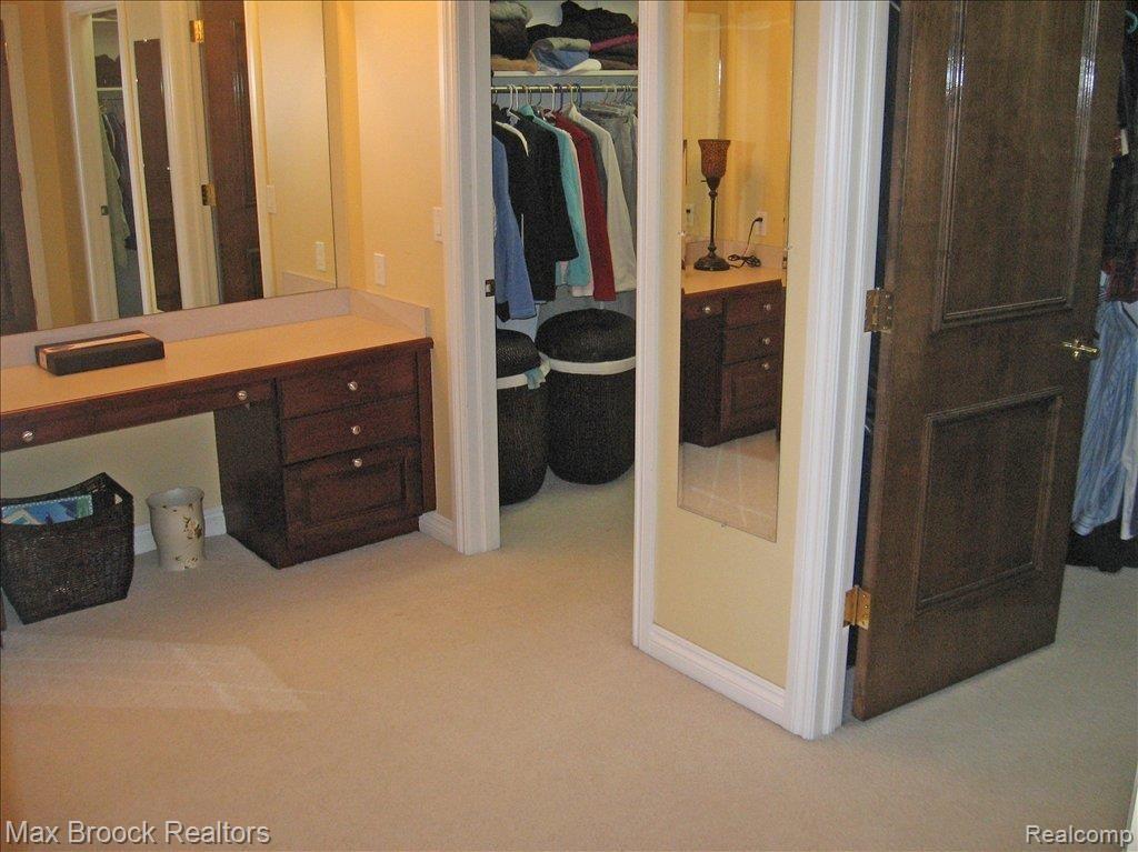 4920 Crestone Way Rochester, MI 48306 - Photo 12 of 19 Dual WIC's & Vanity