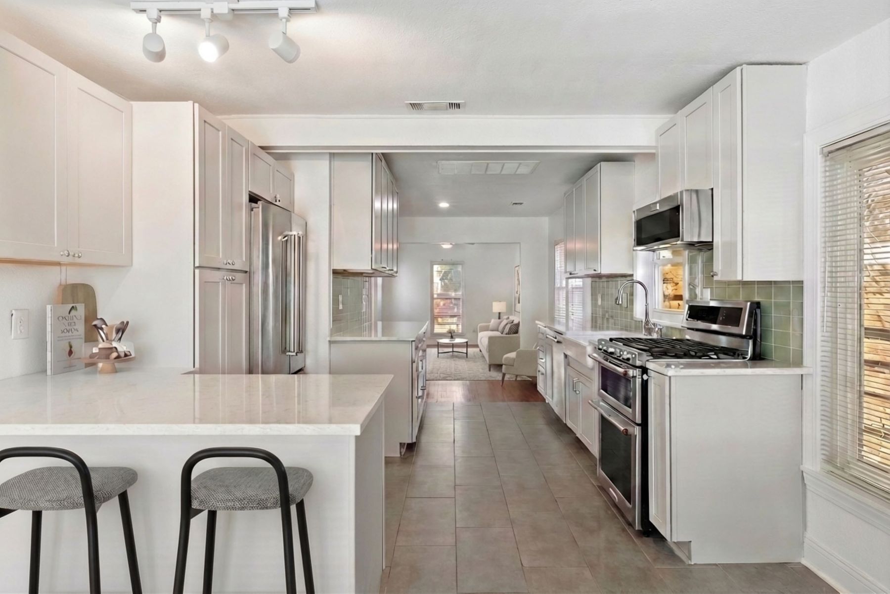 906 East 43rd Street Austin, TX 78751 - Photo 7 of 18