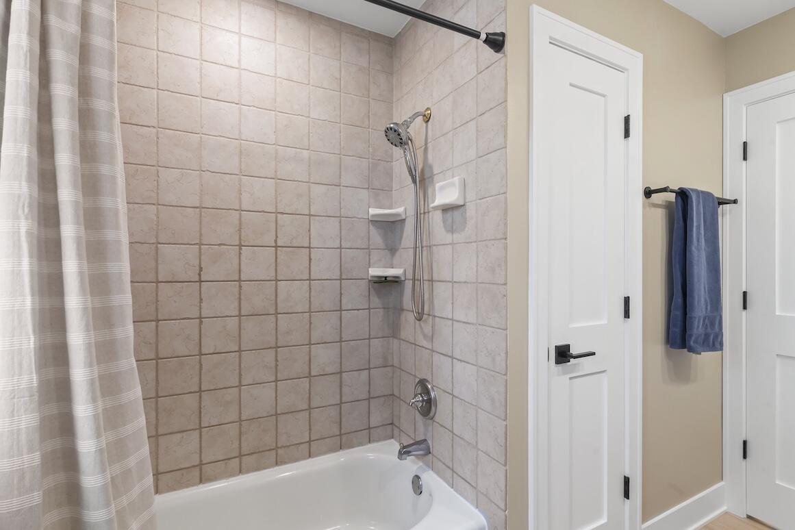 N56W36792 Cherokee Road Oconomowoc, WI 53066 - Photo 19 of 45 N56W36792 Cherokee Rd 22