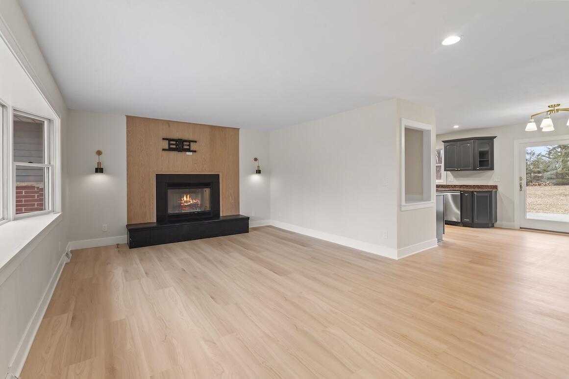 N56W36792 Cherokee Road Oconomowoc, WI 53066 - Photo 6 of 45 N56W36792 Cherokee Rd 35