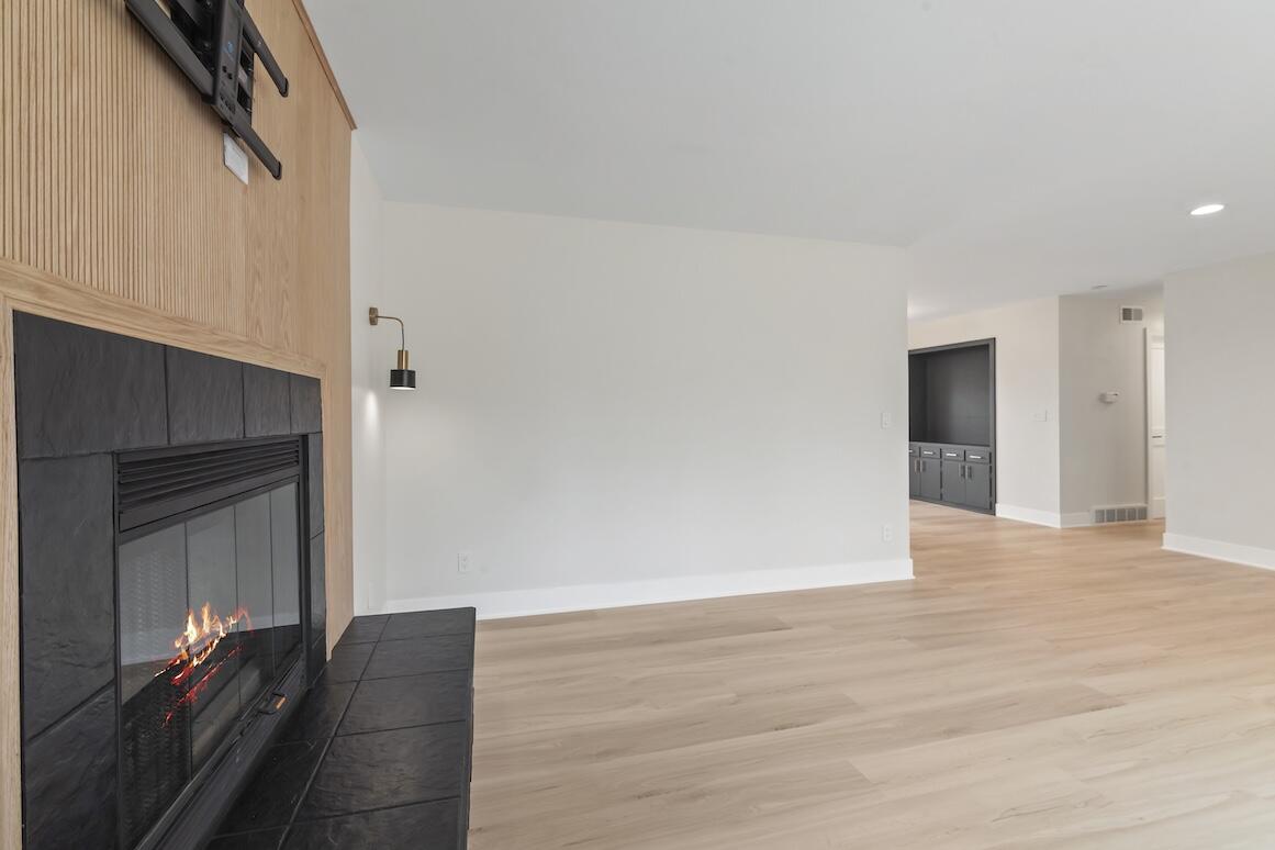 N56W36792 Cherokee Road Oconomowoc, WI 53066 - Photo 8 of 45 N56W36792 Cherokee Rd 28