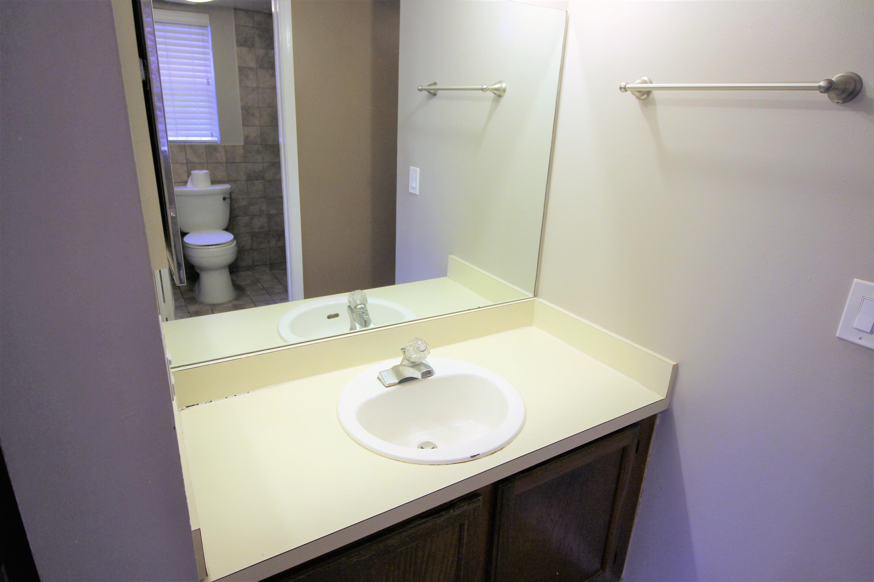 2600 Greenwood Terrace, Unit G101 Boca Raton, FL 33431 - Photo 15 of 28 master vanity